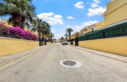 Resale - Villa - Orihuela Costa - Los Dolses