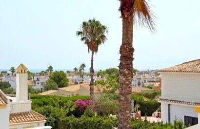 Resale - Villa - Orihuela Costa - Villamartín