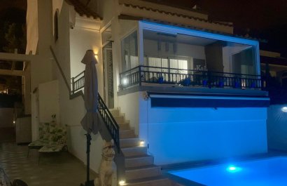 Resale - Villa - Orihuela Costa - Villamartín