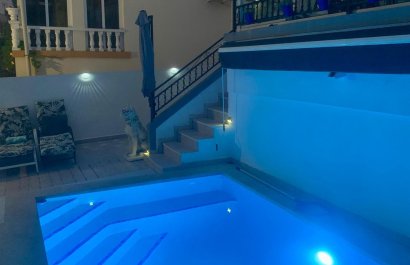 Resale - Villa - Orihuela Costa - Villamartín