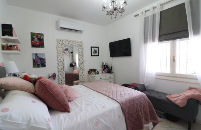 Resale - Villa - Orihuela Costa - Villamartín