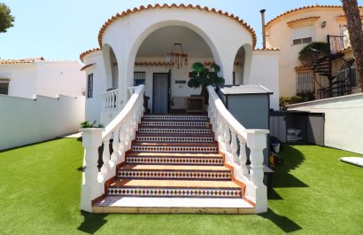 Resale - Villa - Orihuela Costa - Villamartín