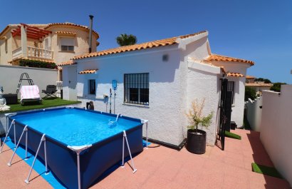 Resale - Villa - Orihuela Costa - Villamartín