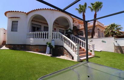Resale - Villa - Orihuela Costa - Villamartín