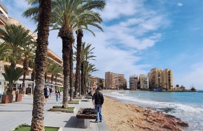 Herverkoop - Apartments - Flats - Torrevieia - Playa Los Naufragos