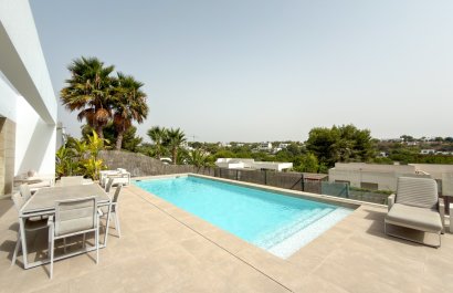 Resale - Villa - Orihuela Costa - Las Colinas golf