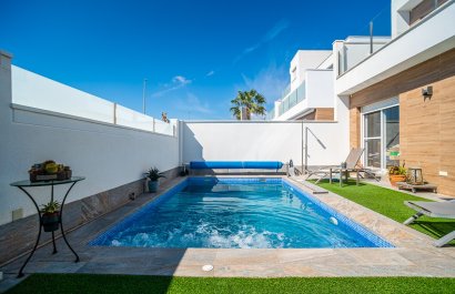 Reventa - Villa - PILAR DE LA HORADADA