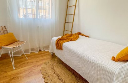 Resale - Townhouse / Duplex / Corner - Orihuela Costa - Playa Flamenca