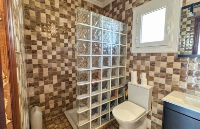 Resale - Townhouse / Duplex / Corner - San Miguel de Salinas - Bellavista