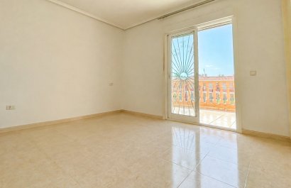 Resale - Townhouse / Duplex / Corner - Ciudad Quesada - Doña Pepa