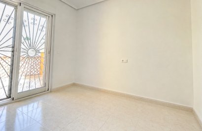 Resale - Townhouse / Duplex / Corner - Ciudad Quesada - Doña Pepa