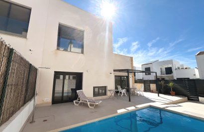 Reventa - Villa - Ciudad Quesada - Pueblo Bravo