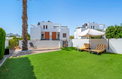 Resale - Villa - Orihuela Costa - Villamartín