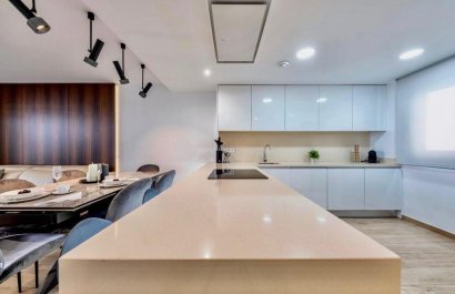 Resale - Townhouse / Duplex / Corner - Finestrat - Urbanización