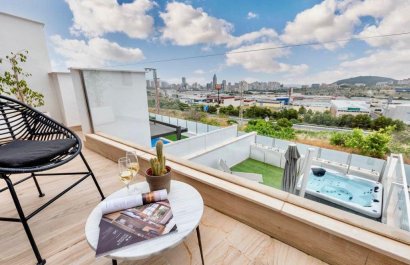 Resale - Townhouse / Duplex / Corner - Finestrat - Urbanización