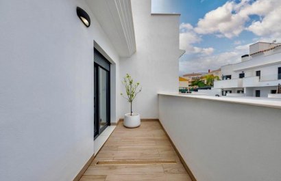 Resale - Townhouse / Duplex / Corner - Finestrat - Urbanización