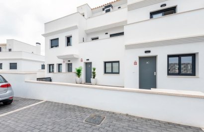 Resale - Townhouse / Duplex / Corner - Finestrat - Urbanización
