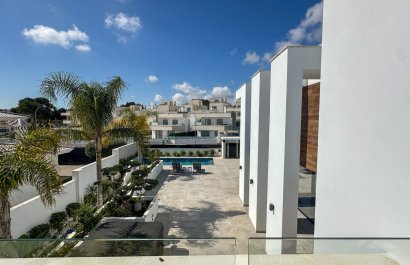 Resale - Villa - Orihuela Costa - Villamartín