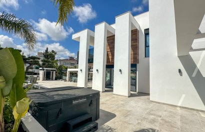 Resale - Villa - Orihuela Costa - Villamartín