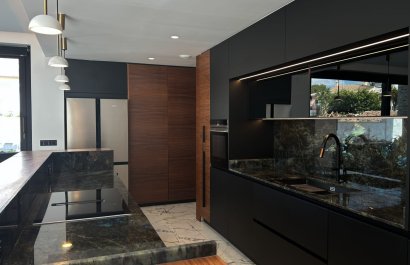 Resale - Villa - Orihuela Costa - Villamartín