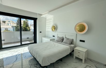 Resale - Villa - Orihuela Costa - Villamartín