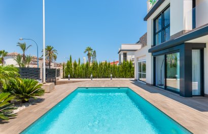 New Build - Villa - Playa Paraiso